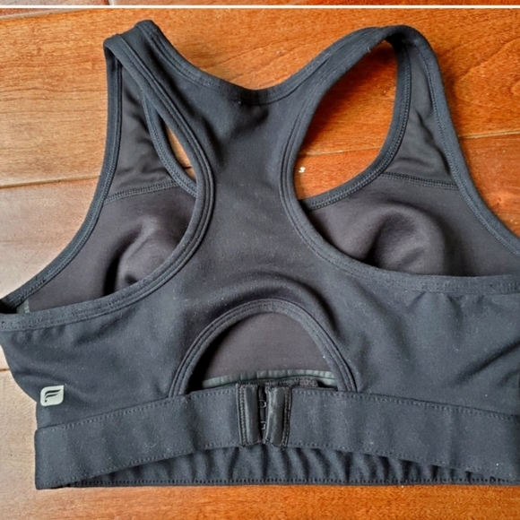 Fabletics Hot Pink Yoga crop pants and black Sports Bra - Picture 5 of 7